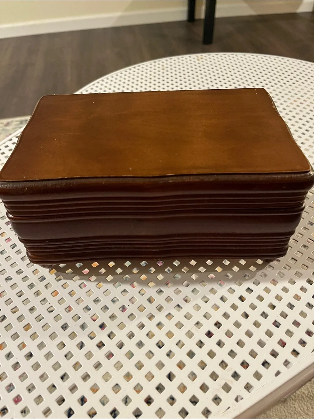 VINTAGE wooden jewelry box 8”x4”x5”
